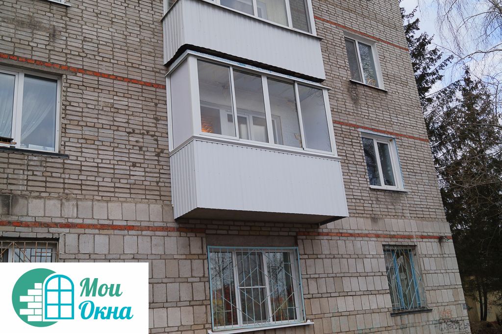 Застекление балкона с наружной обшивкой в Москве 3